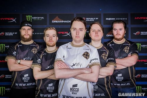 Falcons bench Magisk